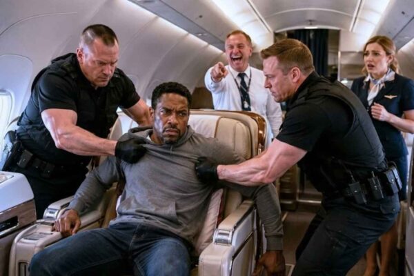 Security Dragged Black CEO! [ULTIMATE REVENGE] He Grounded 1 Entire Fleet
